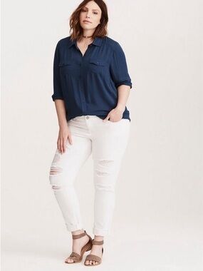 Torrid Crop Boyfriend Vintage Stretch Jean in Distressed White Wash - Size 16